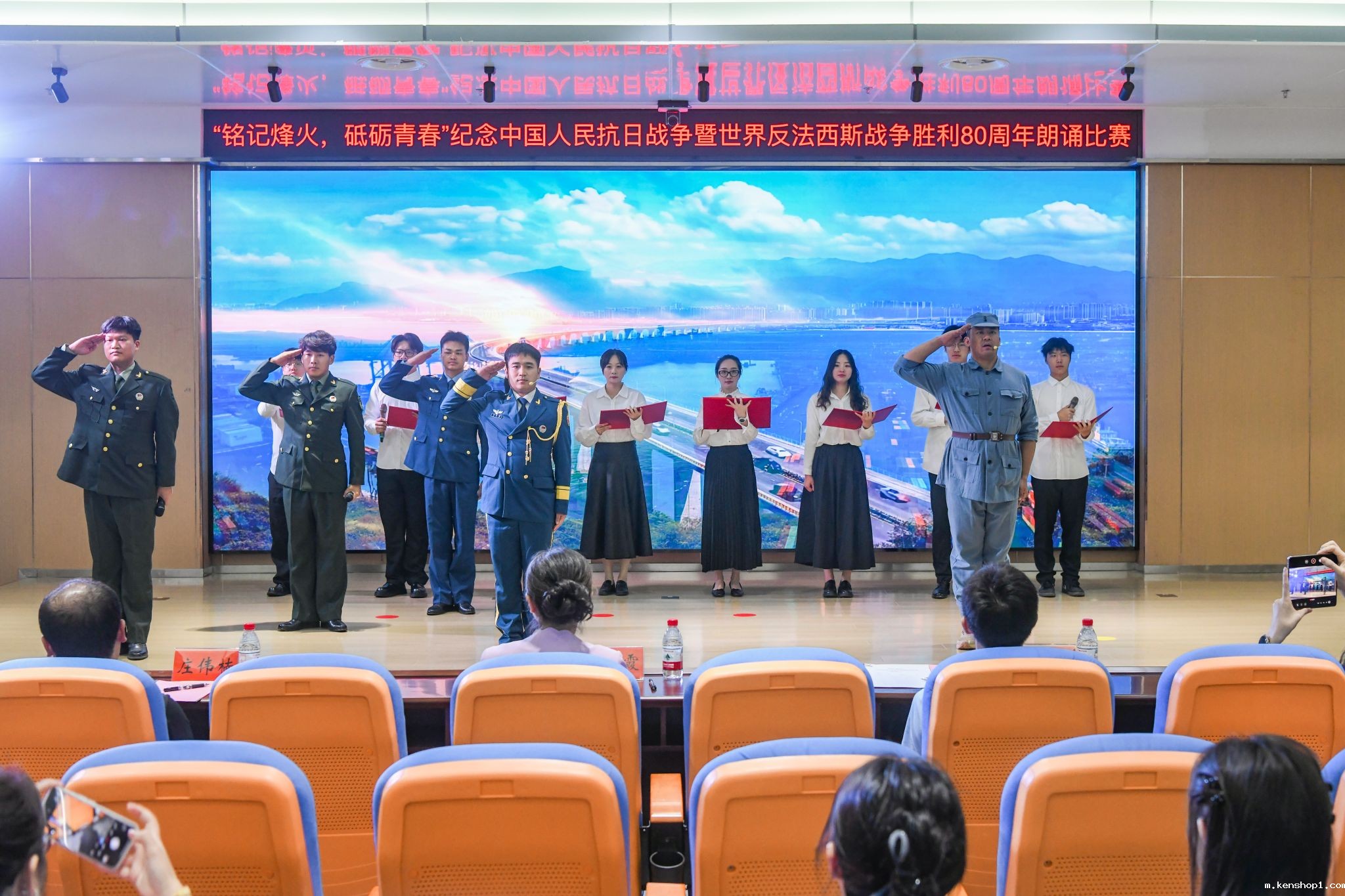 交汇点新闻：铭记烽火 砥砺青春 开云足球教程学子以声传情颂祖国